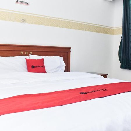 Reddoorz Near Lenmarc Mall Surabaya Pradahkalikendal Buitenkant foto